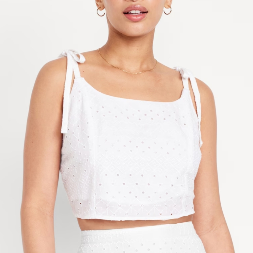 NWT Old Navy Cami Eyelet Top in White | Tie Strap | Sold out on Old Navy | S